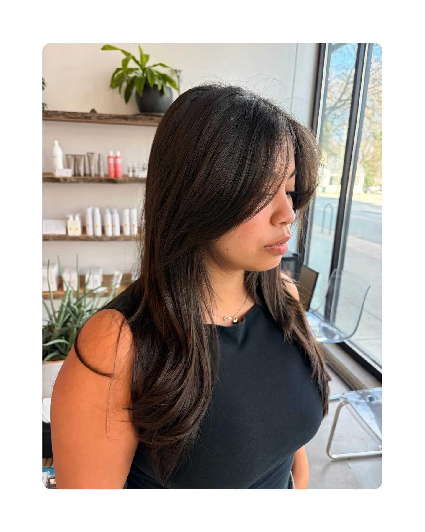 Long layered haircut with face framing by @thehaircover_ 🖤 

#layeredcut #chapelhillnc #nchairsalon