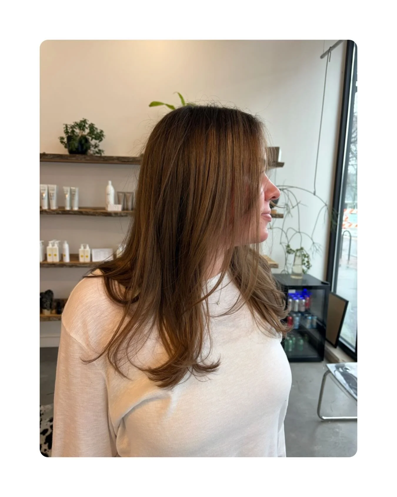 Honey caramel brown by @thehaircover_ 🤎 

BOOK NOW &mdash;> @salontothewoods bio 🔗

Don&rsquo;t forget to VOTE FOR TO THE WOODS for Chapel Hill&rsquo;s Best in @chapelhillmag 🪩 
&mdash; Voting on their website!  We&rsquo;re under &lsquo;Health 