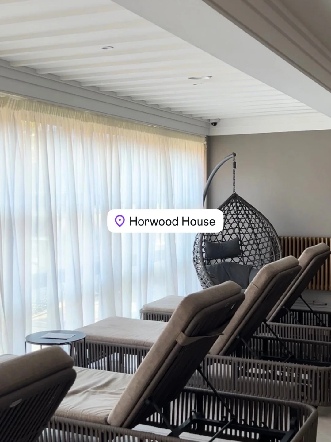 Most spas and hotels don&rsquo;t have a content problem.
They have a connection problem.

Beautiful photos are important, but they&rsquo;re not usually what makes someone book.

What makes someone book is being able to imagine themselves there.

✨ Wa