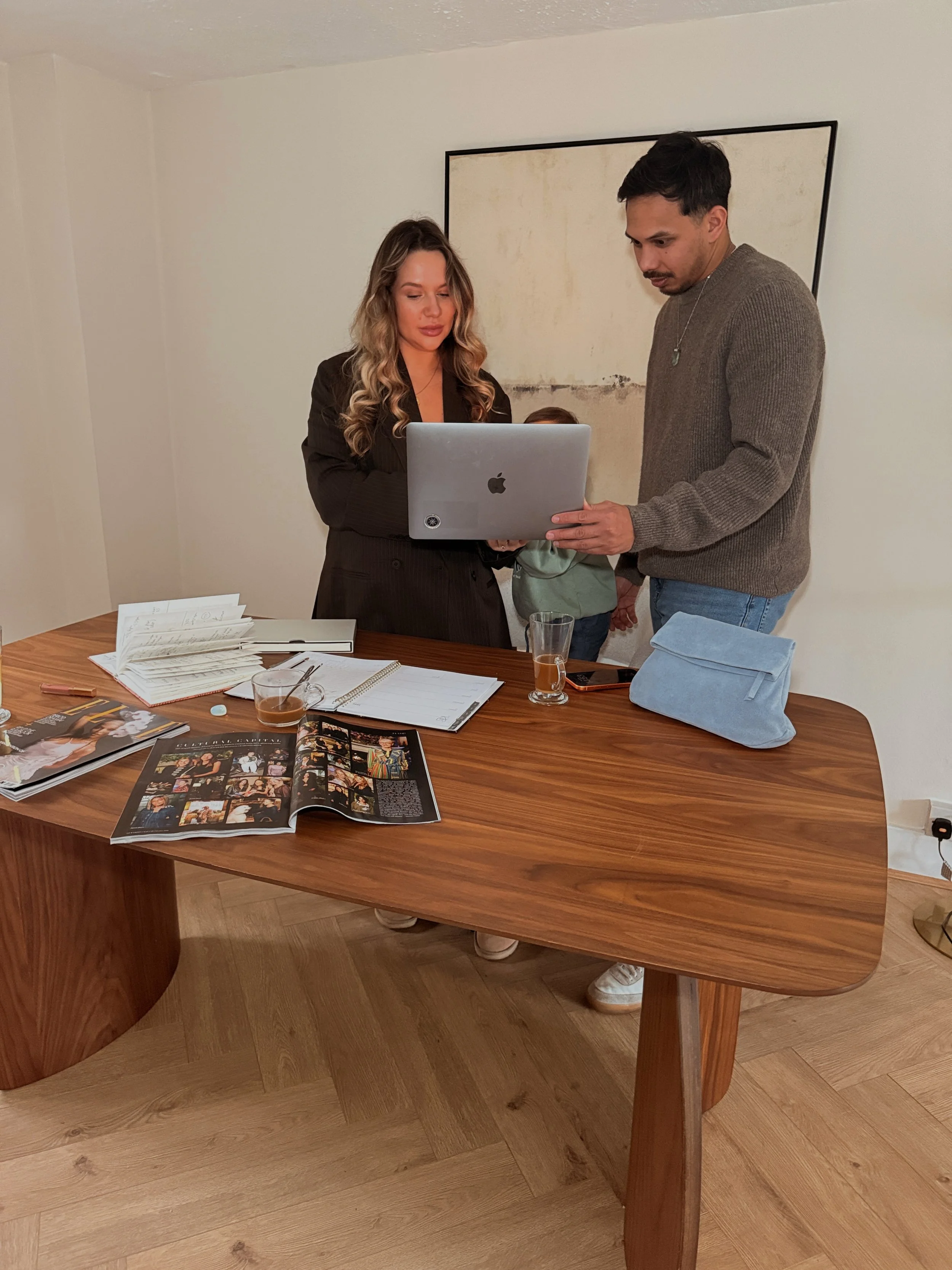The greatest gift I could ever receive is a man who believed in my vision enough to build it with me 👩&zwj;💻☺️✨ if you have a partner, best friend or someone who believes in your vision full heartedly, hold these people extra close✨