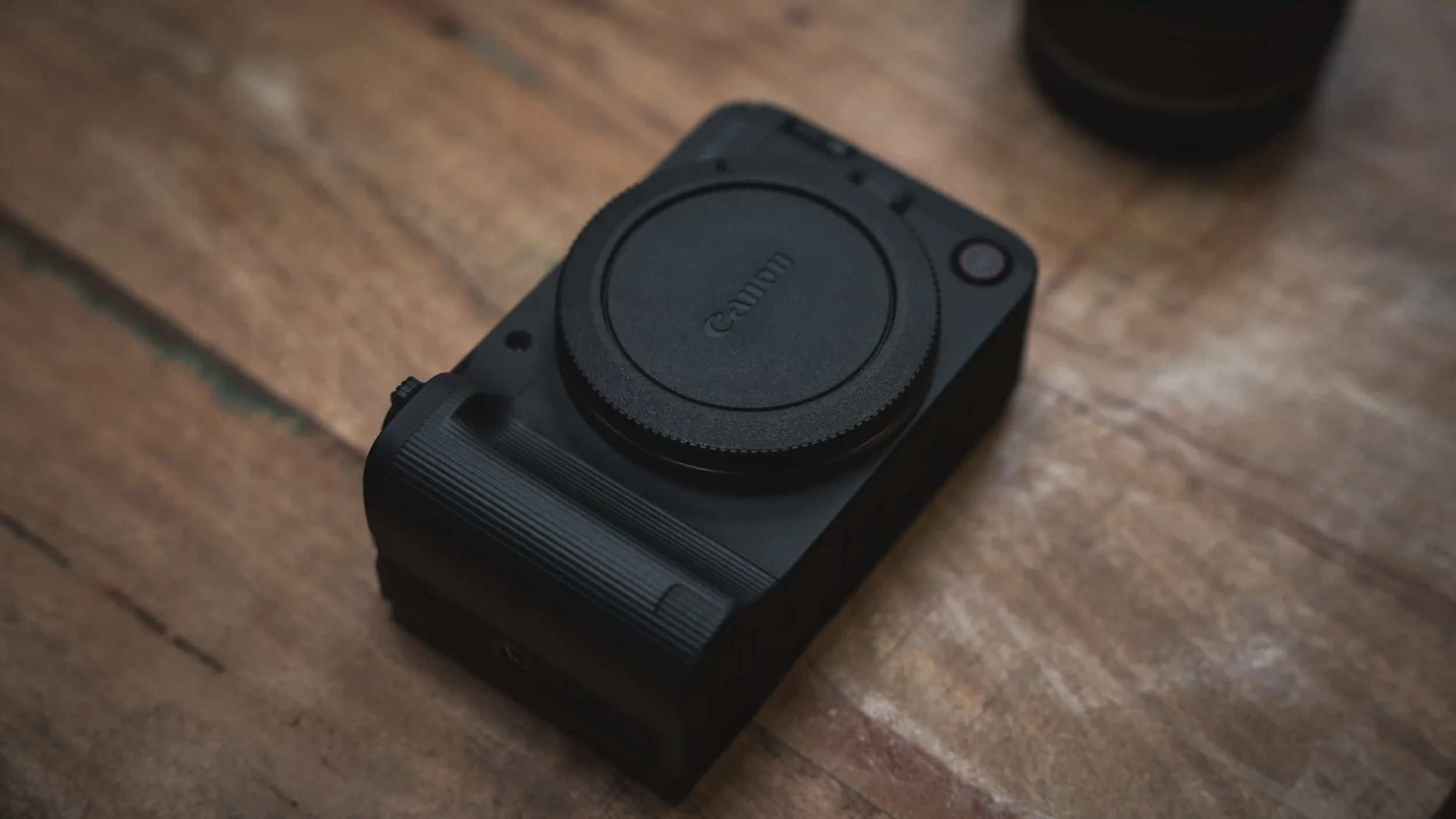 R50 V Camera Body