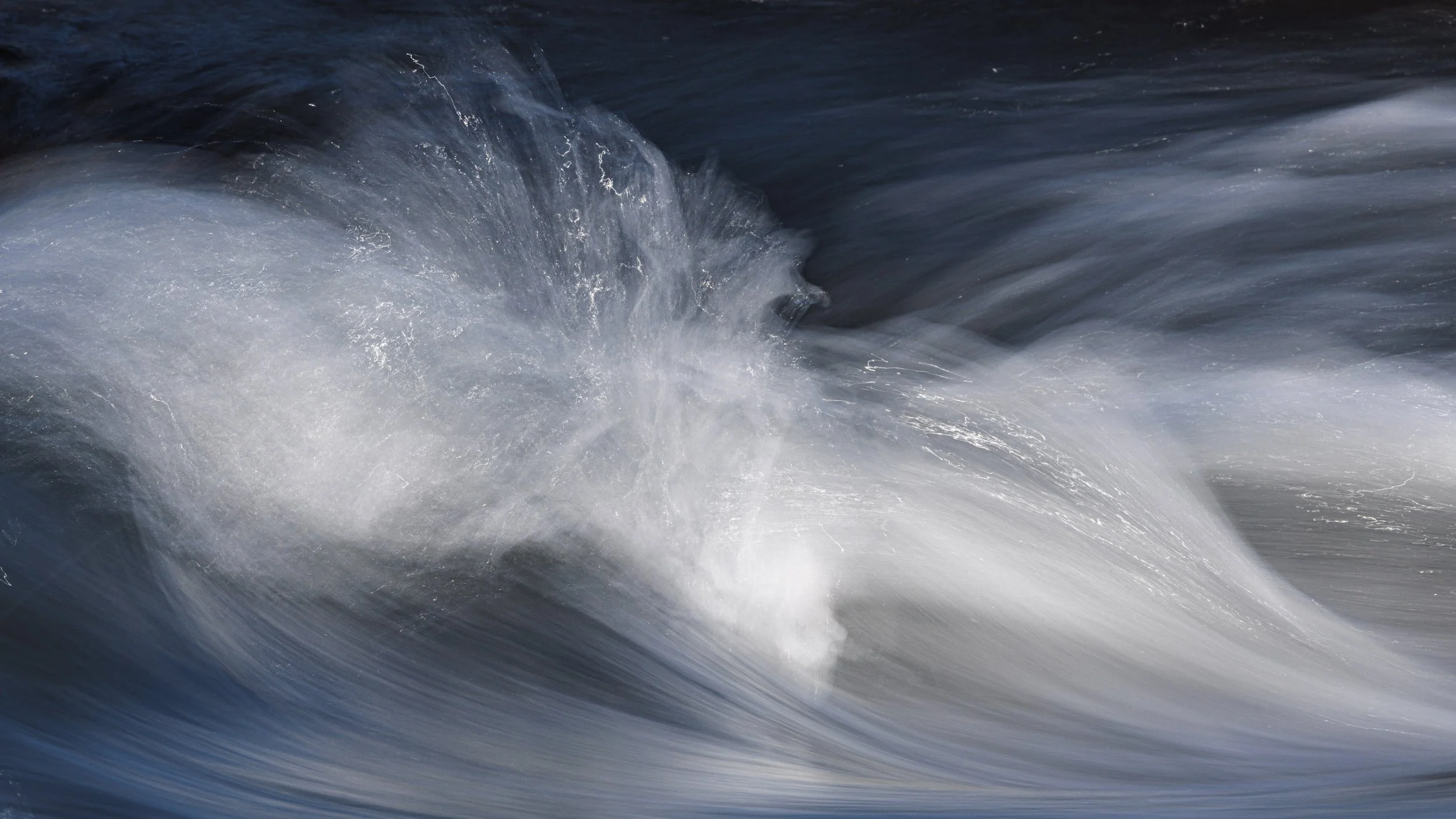 Hvalnes-waves-6.jpg
