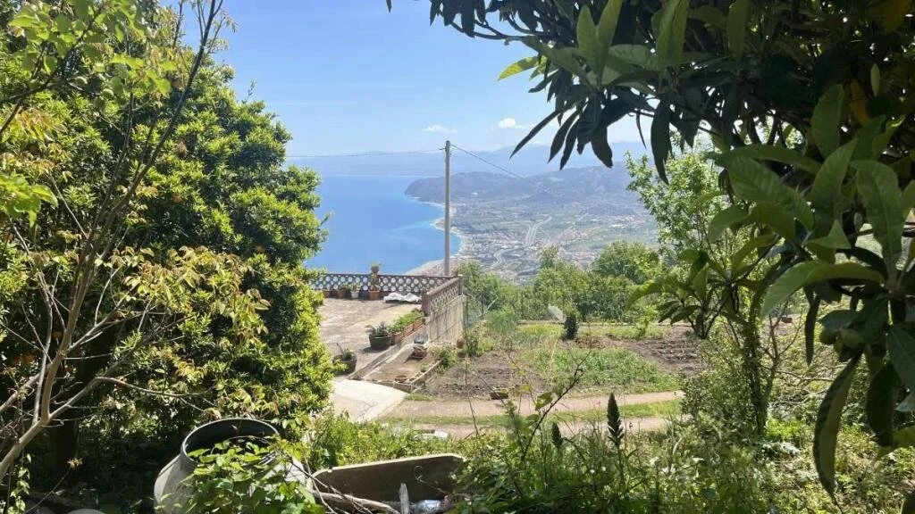 Not available - last listed for €49,000