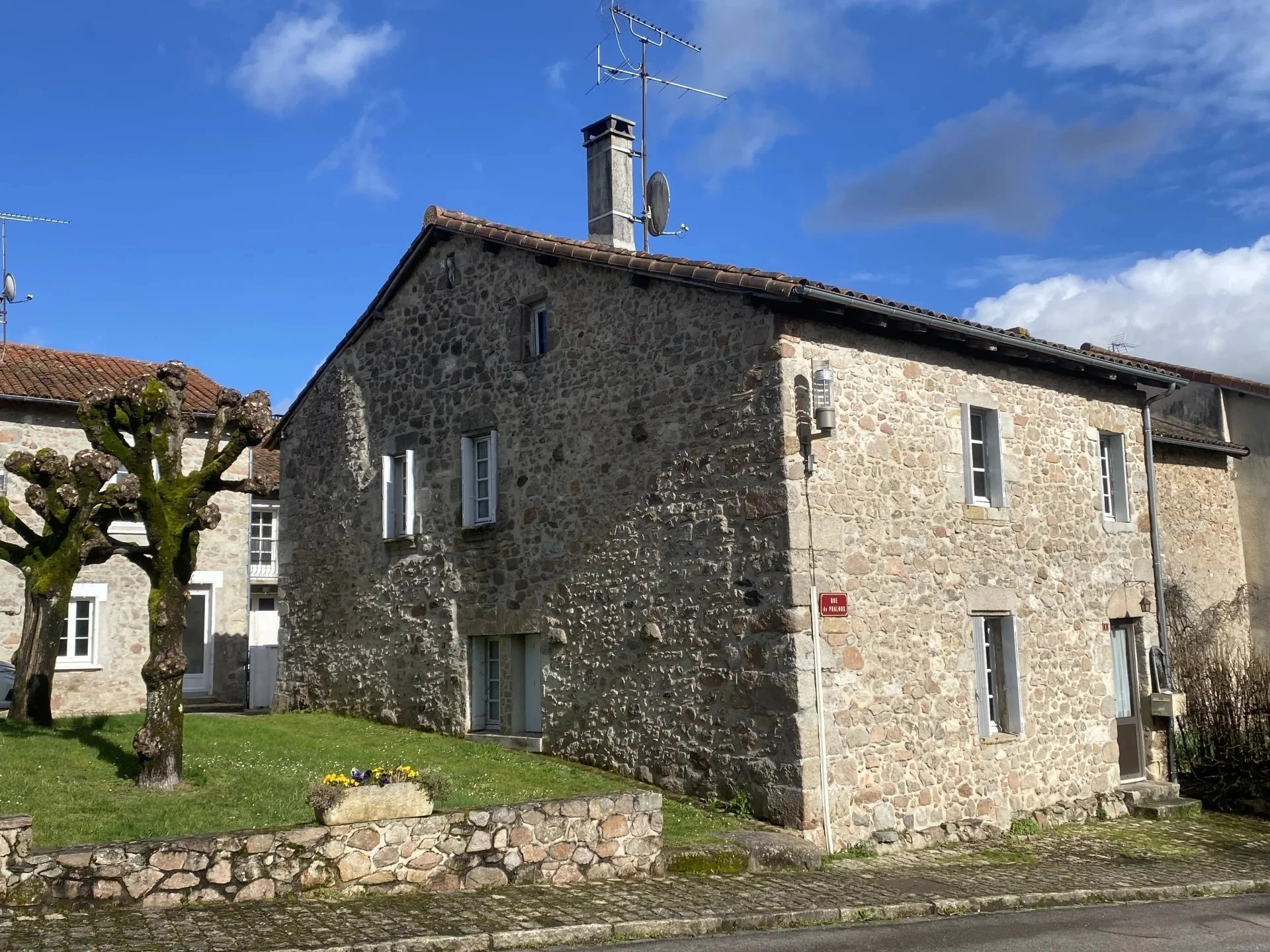 Not available - last listed for €85,000