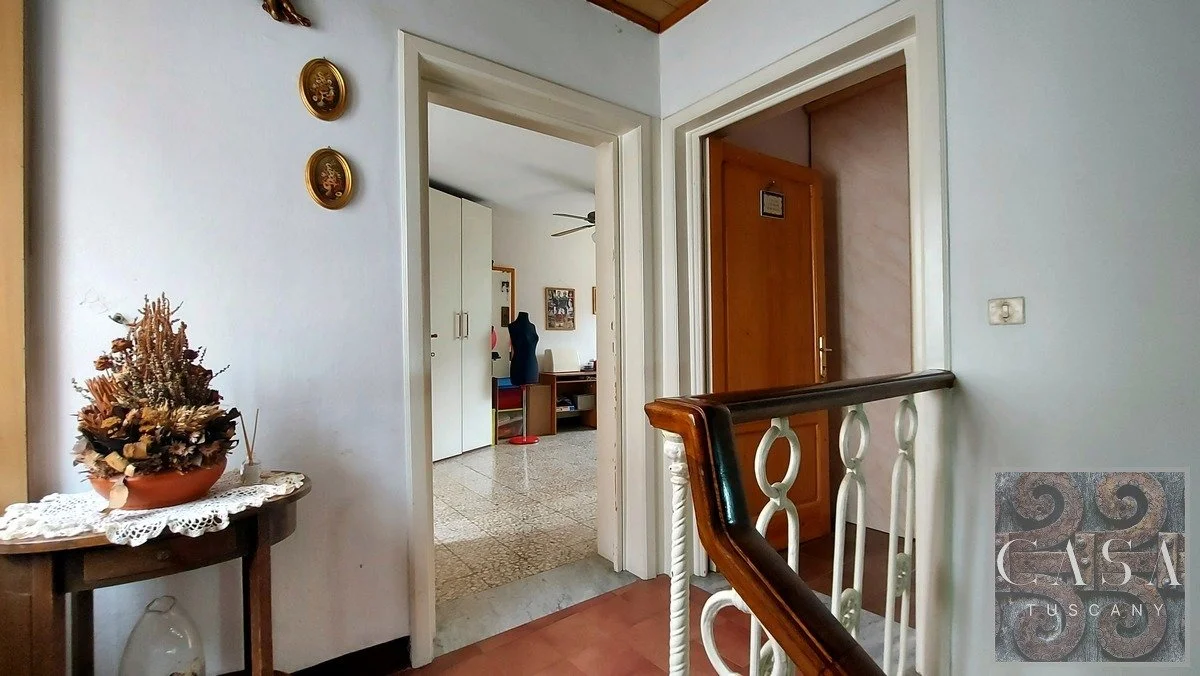 Tuscan-Village-House-with-Garden-for-sale-7.jpeg