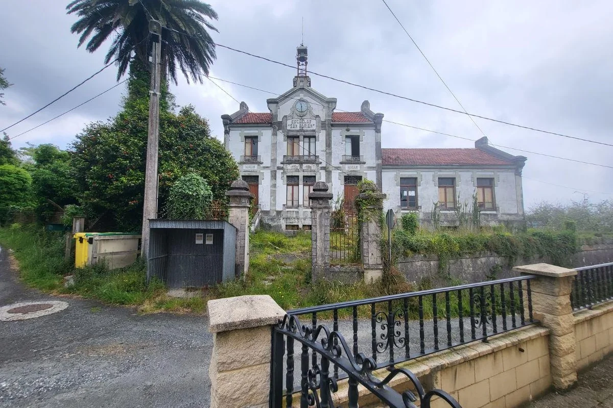 €198,000
