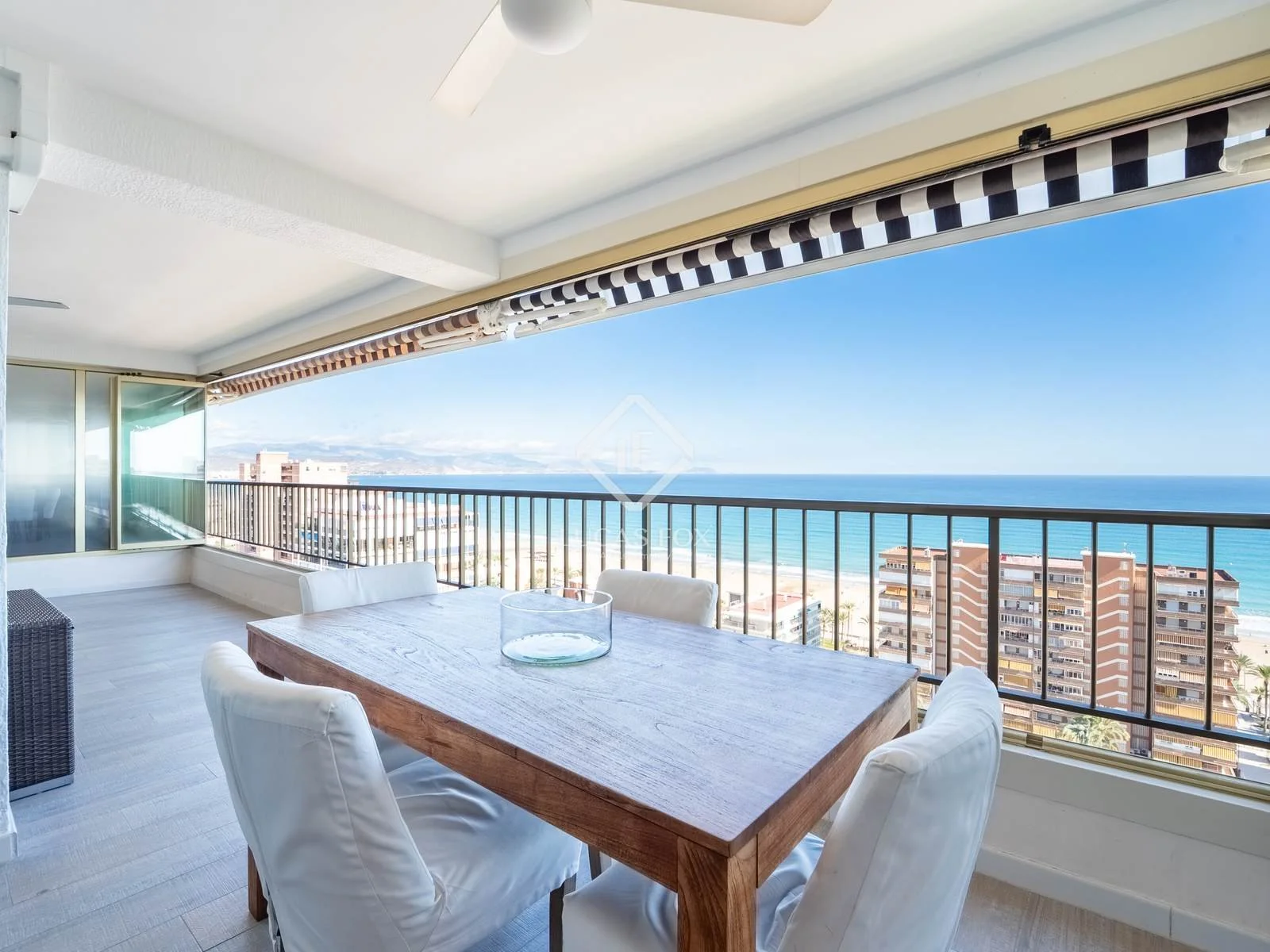 €595,000