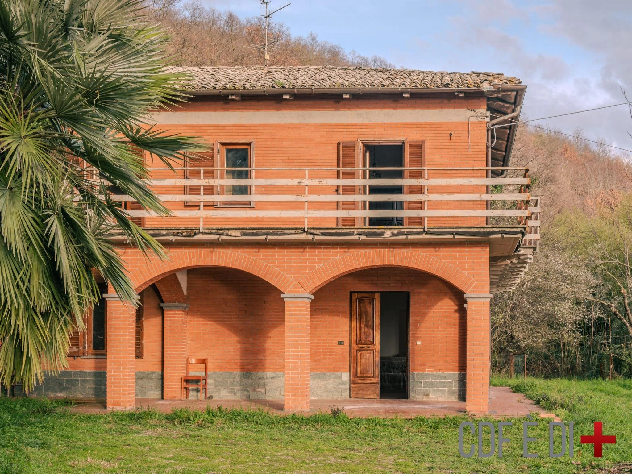 €450,000 