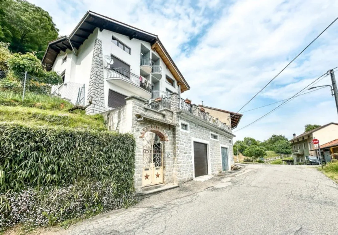 €180,000 