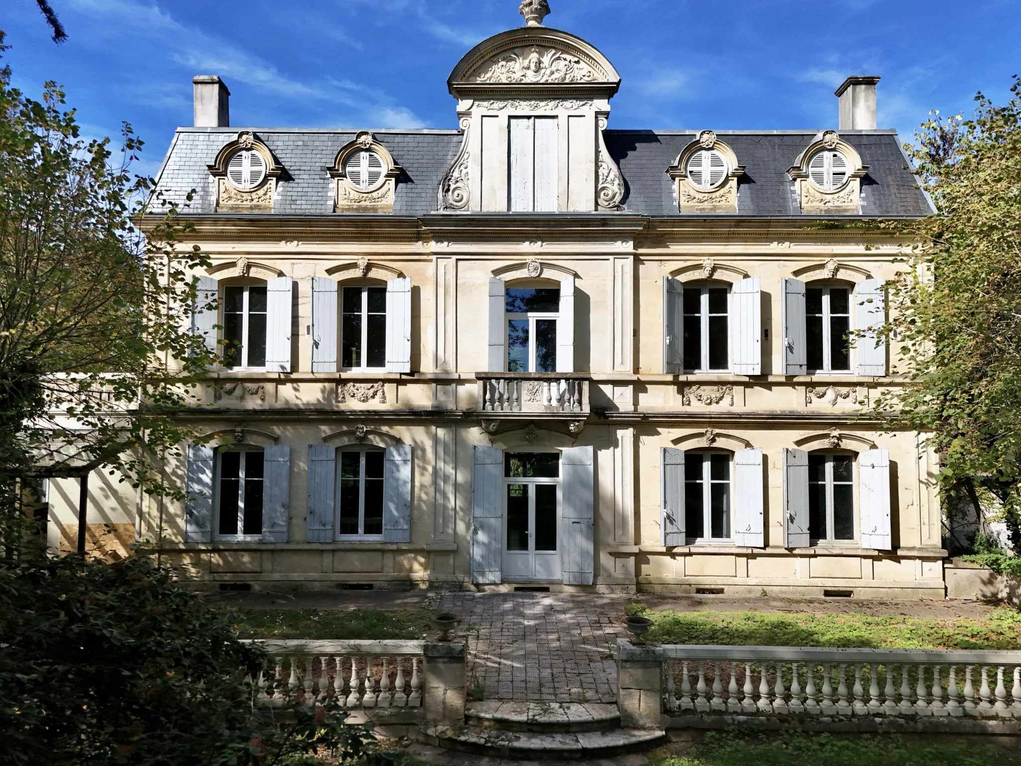 €848,000