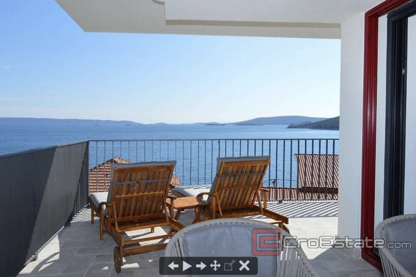 €330,000