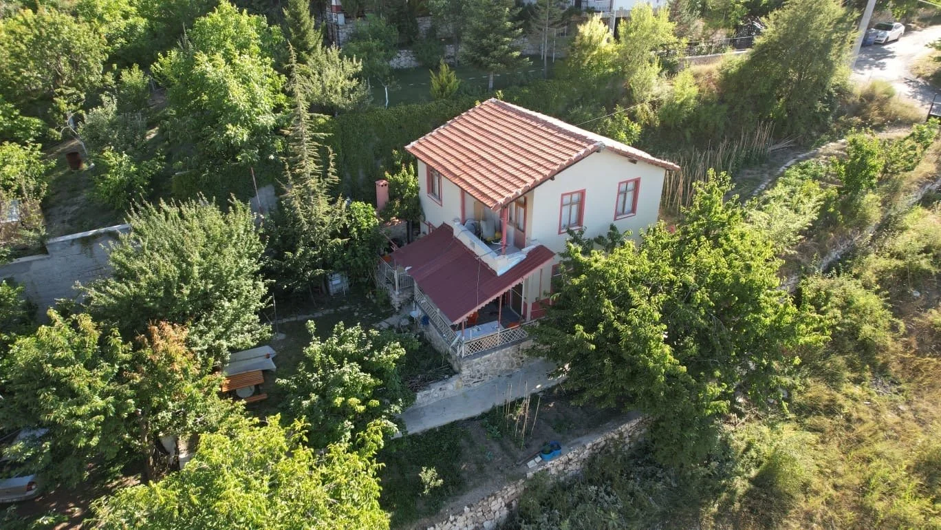 €105,000 