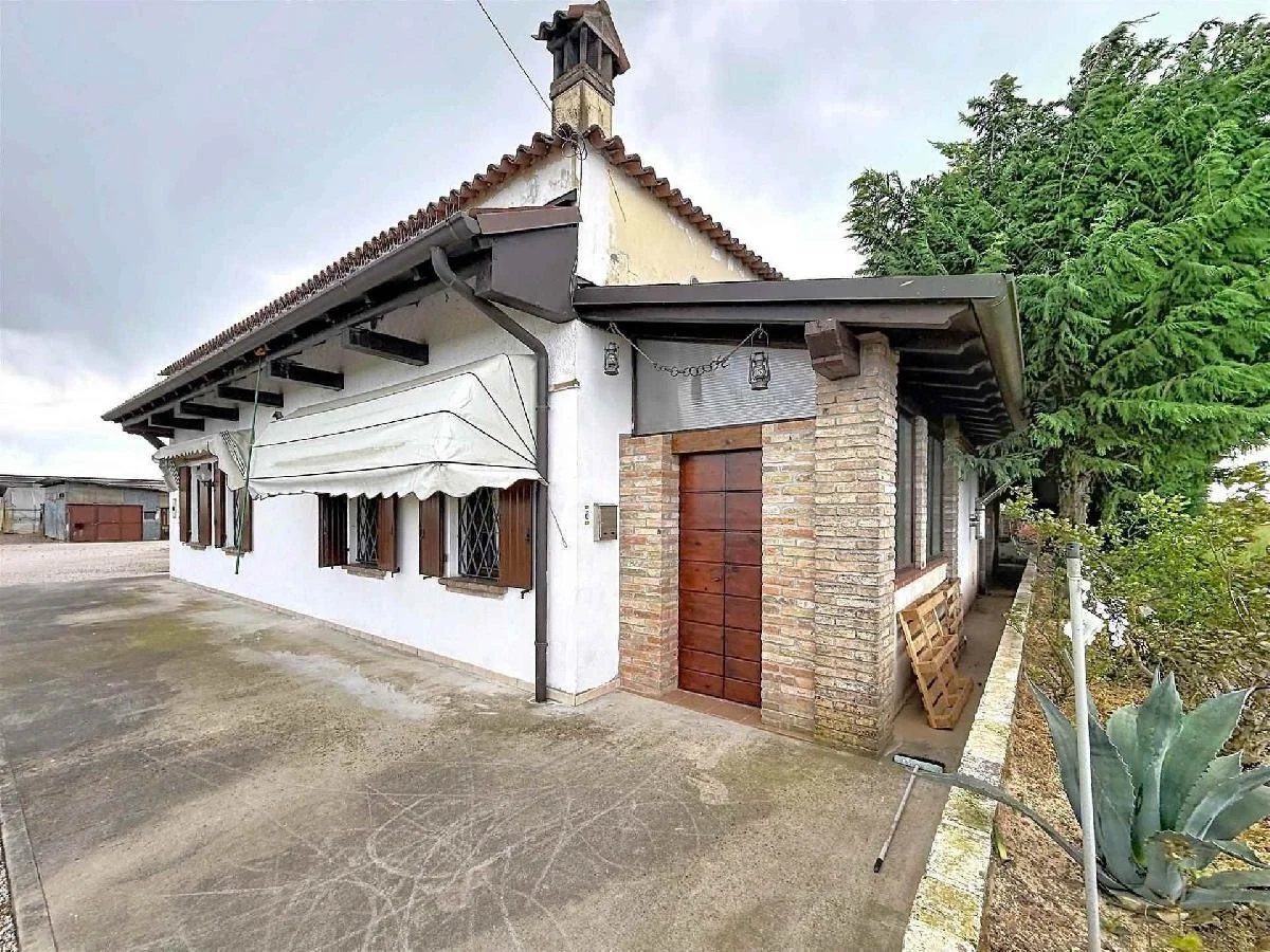 €148,000