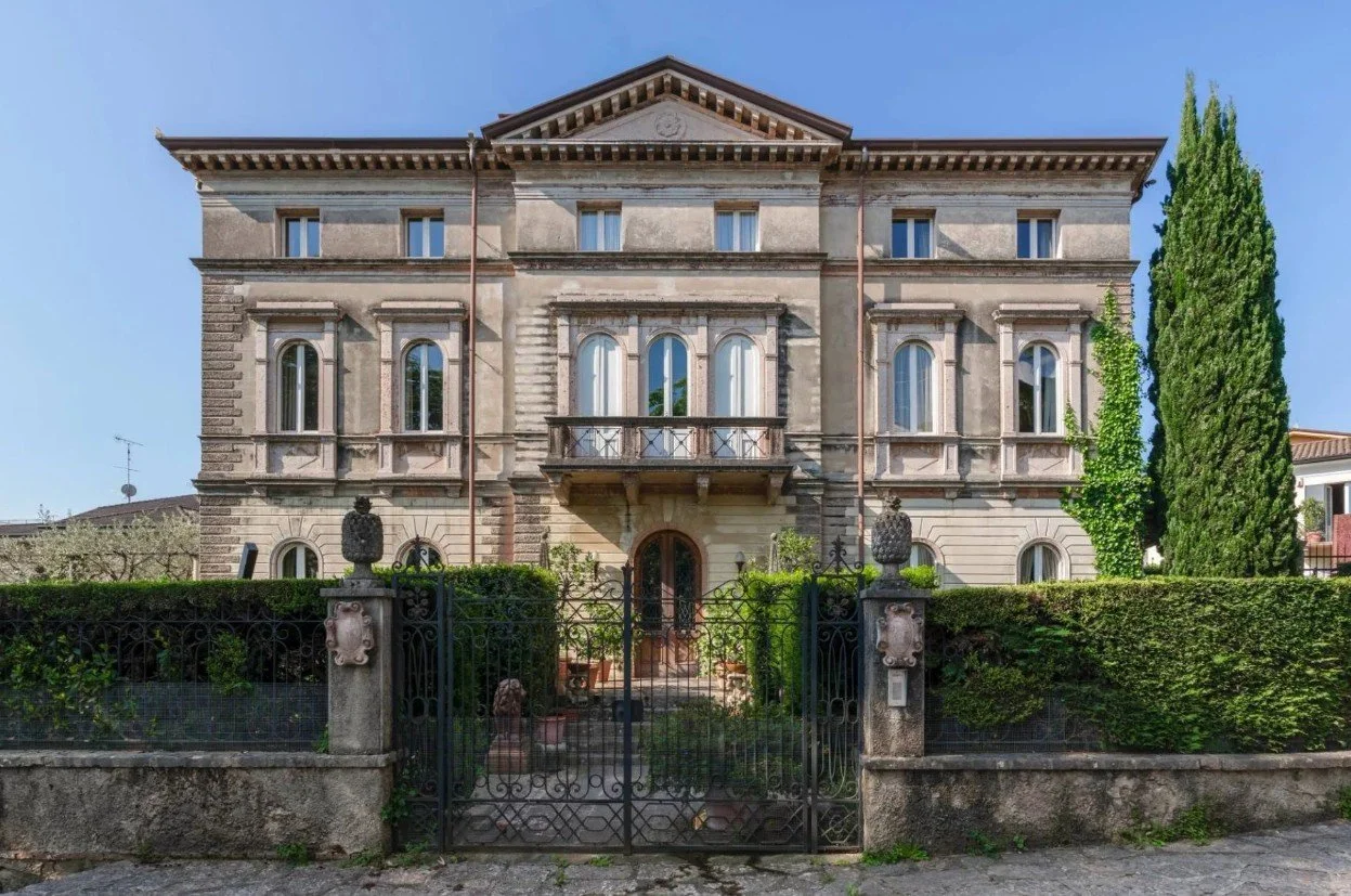 €730,000
