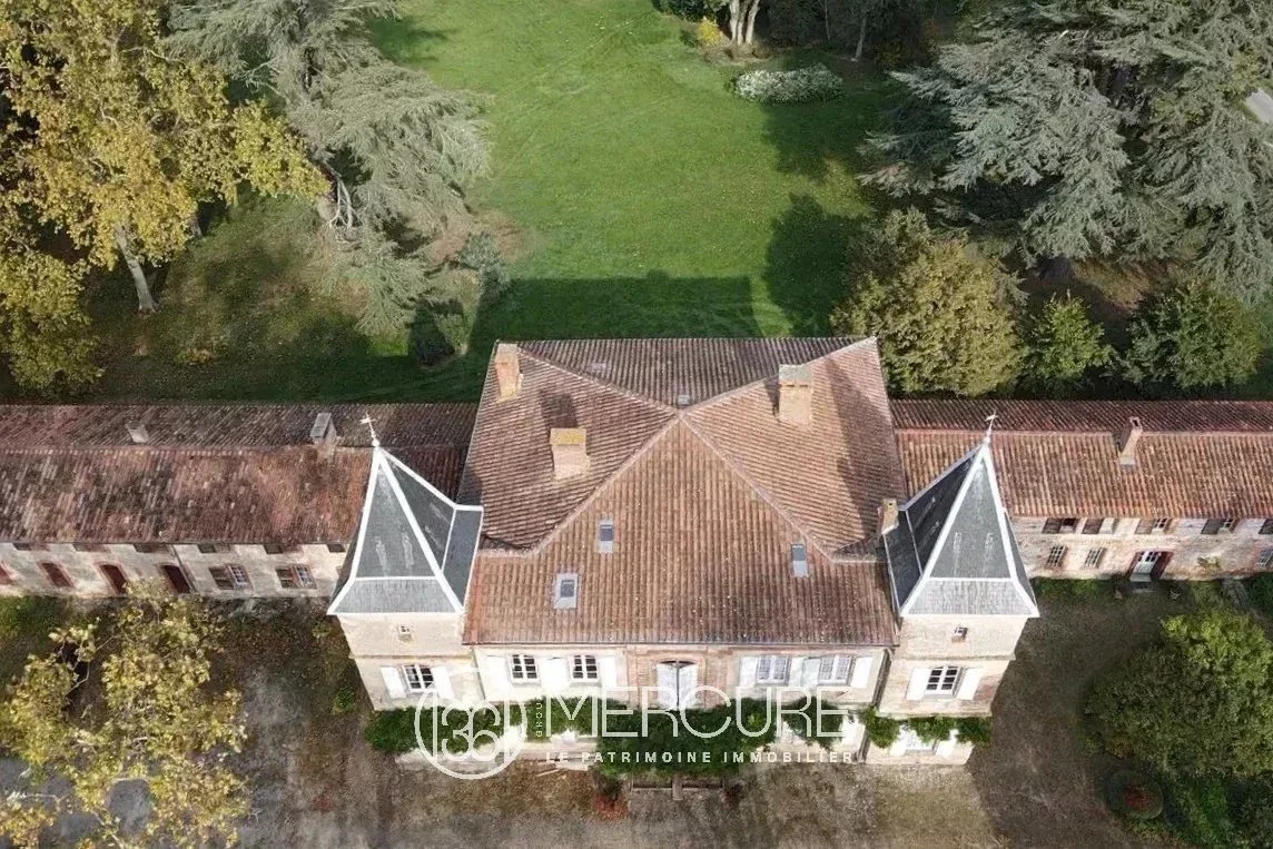 €890,000