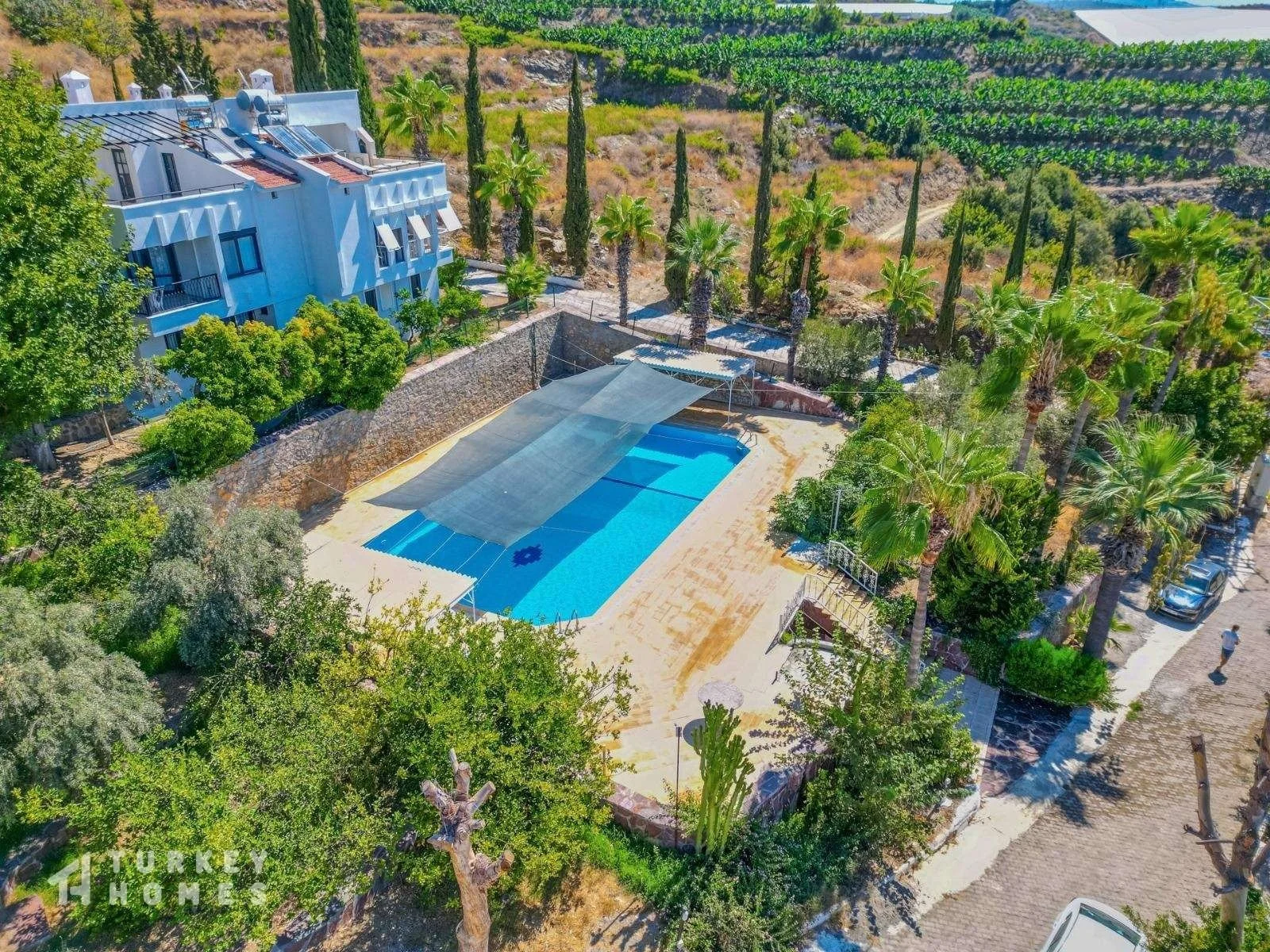 €158,000