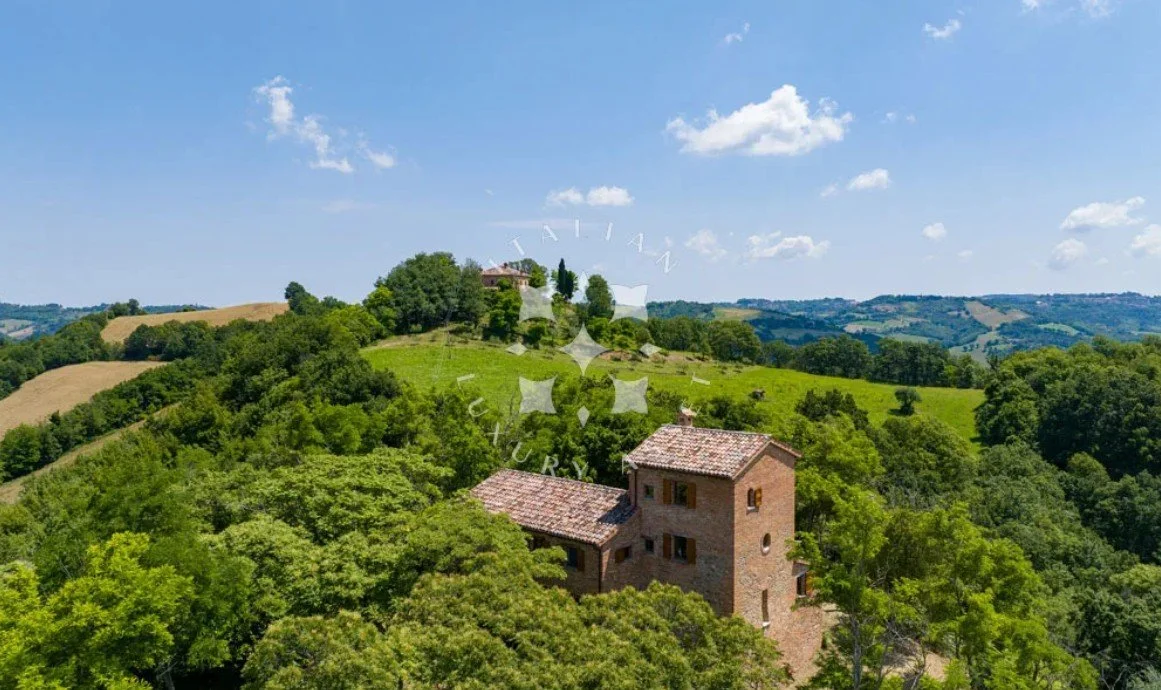 €550,000