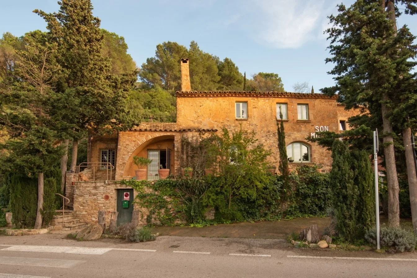 €850,000