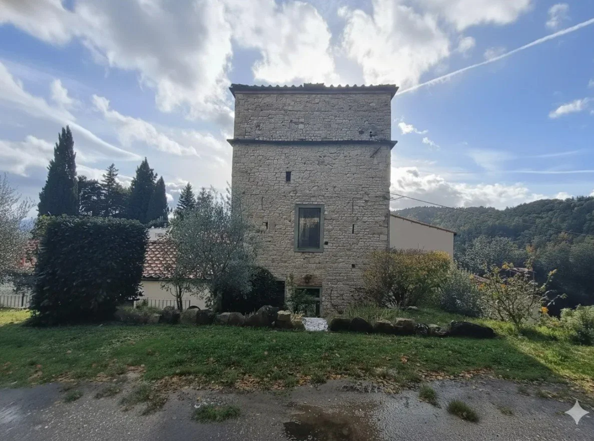 €480,000 