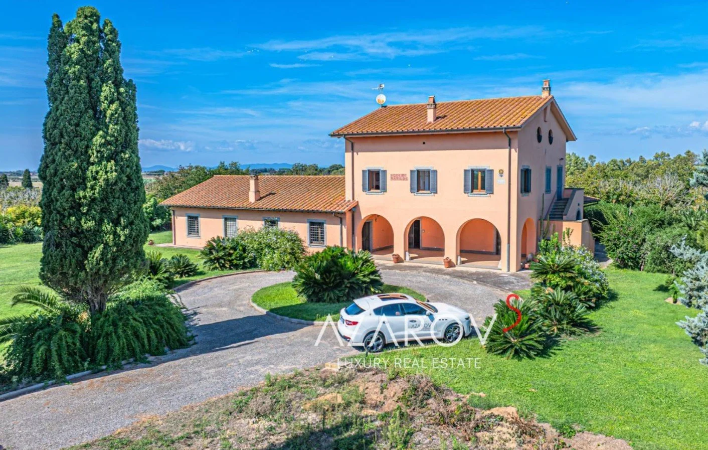 €850,000 