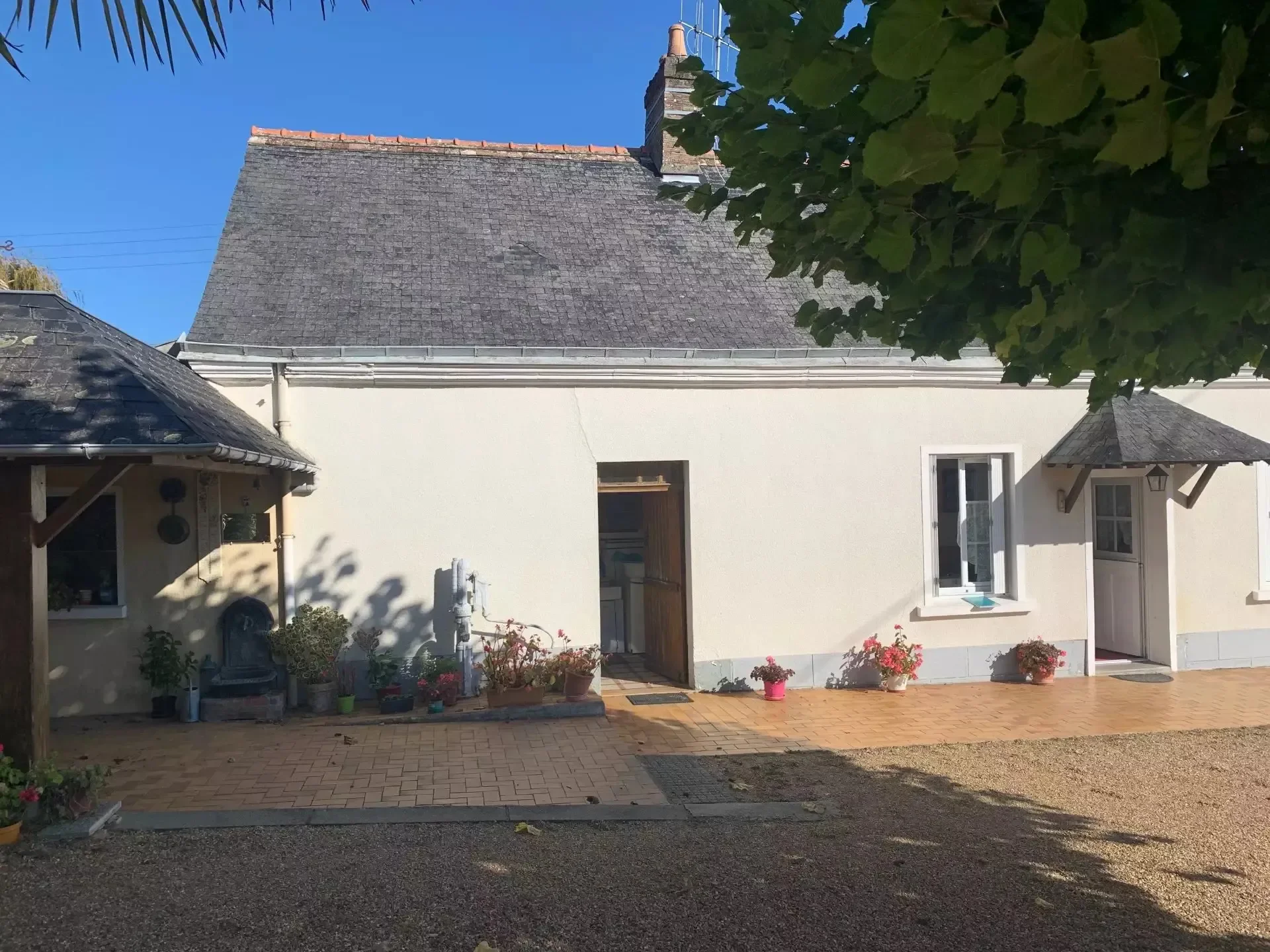 €150,000