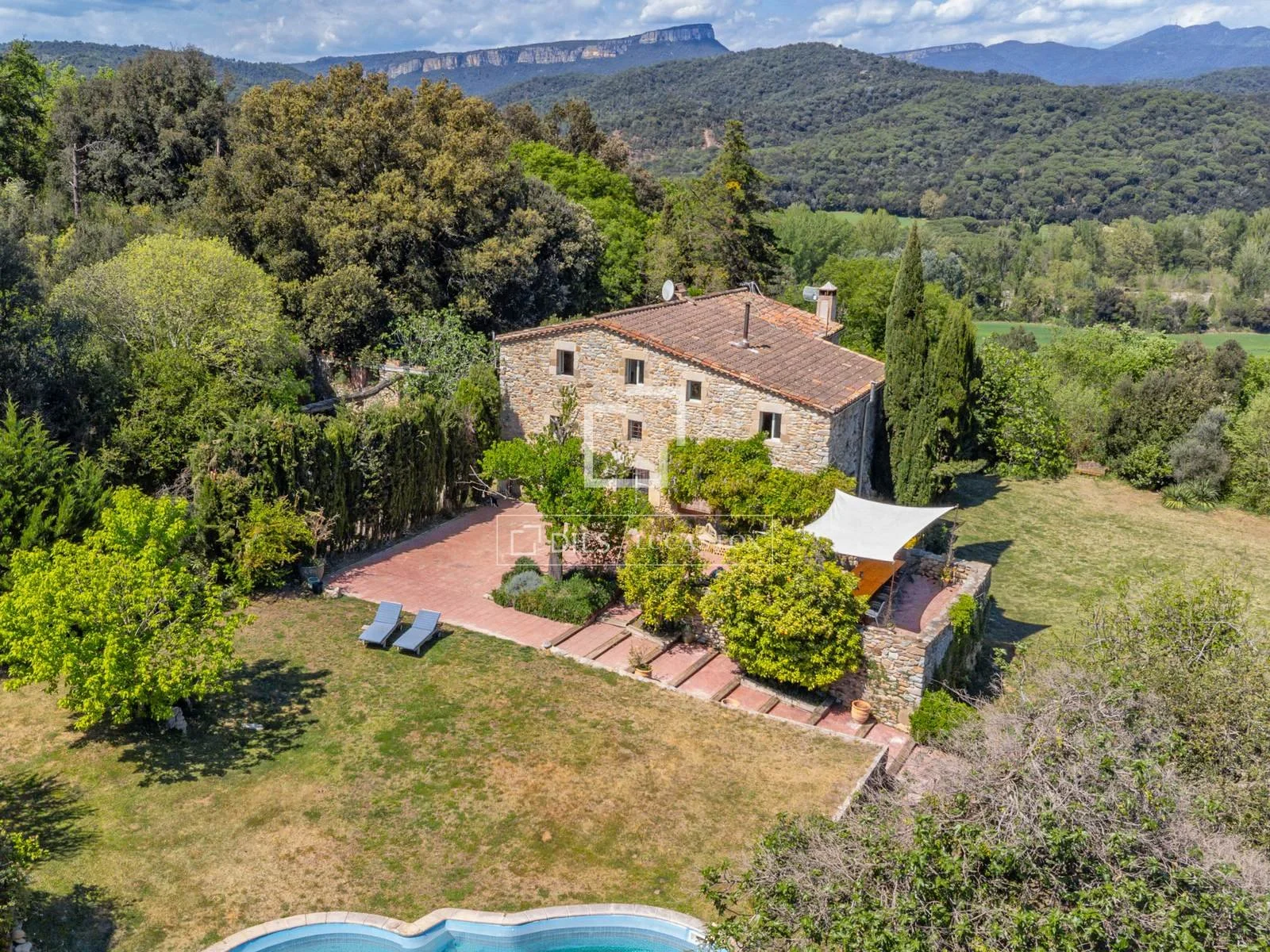 €795,000