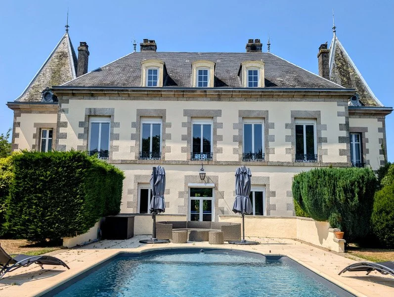 €895,000