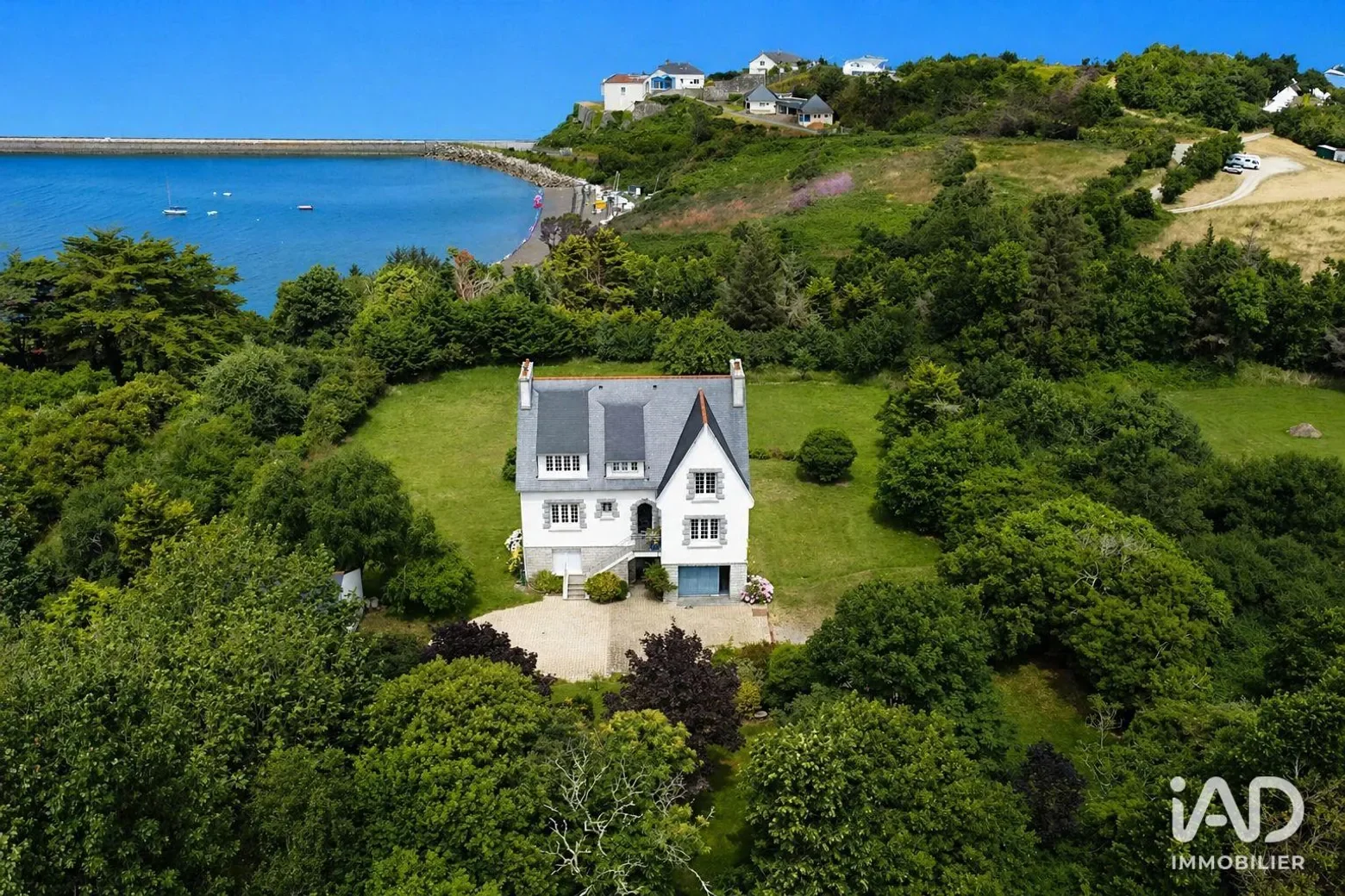 €470,000