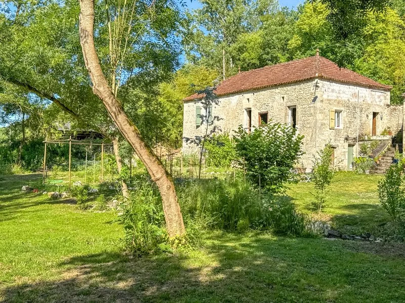€149,000