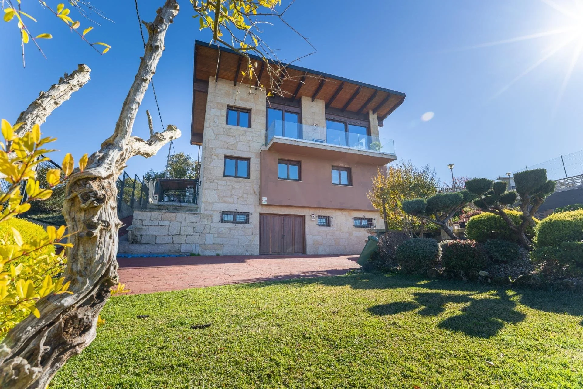 €395,000