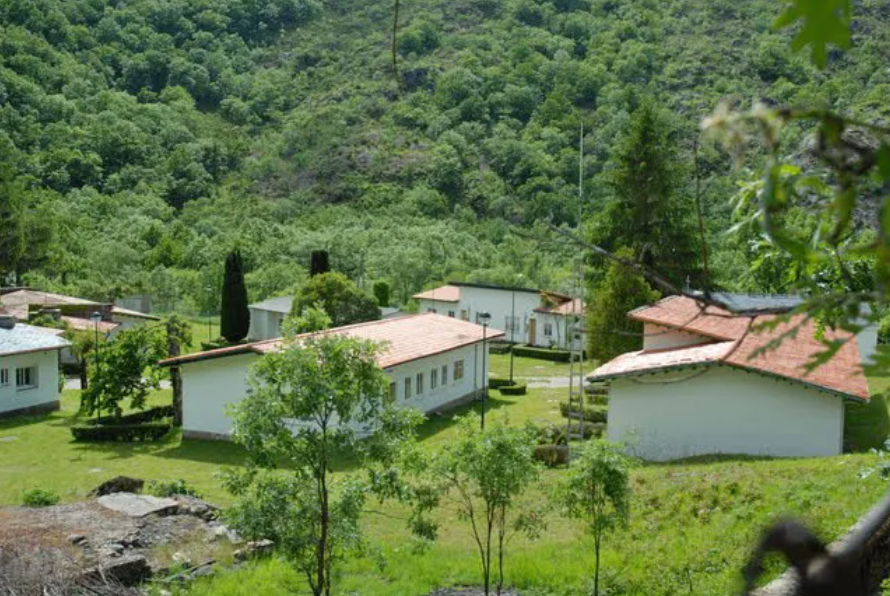 €850,000