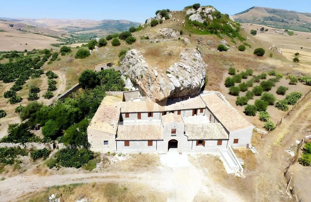 €615,000