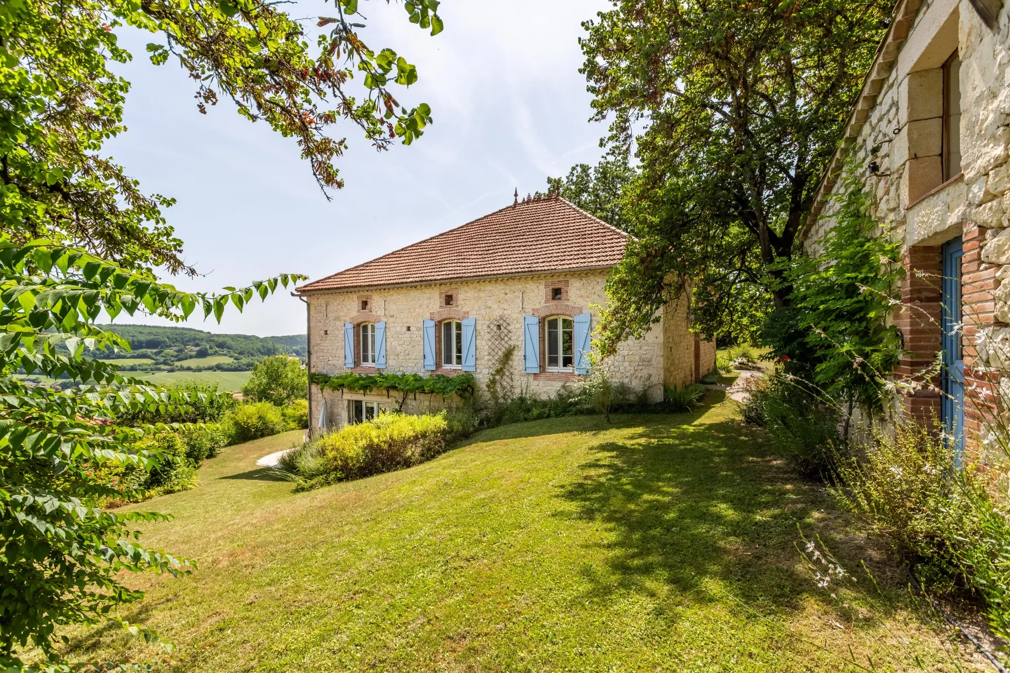 €480,000