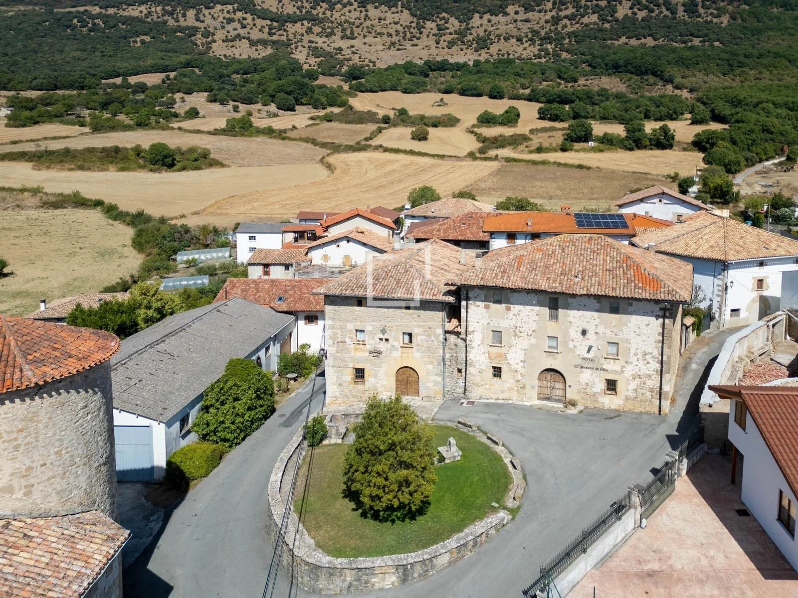 €895,000