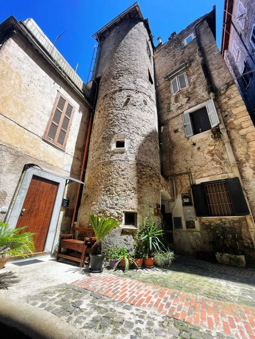 €49,000