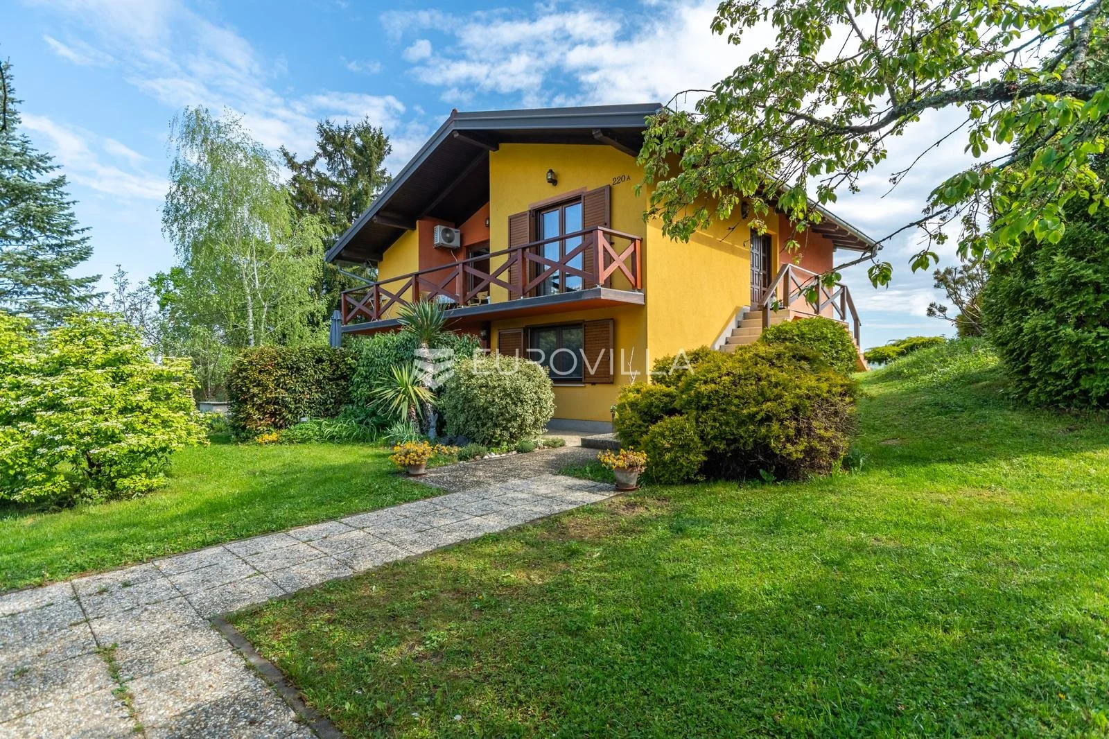 €270,000