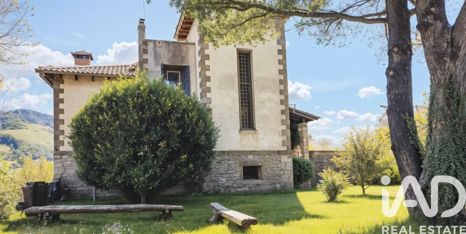 €425,000