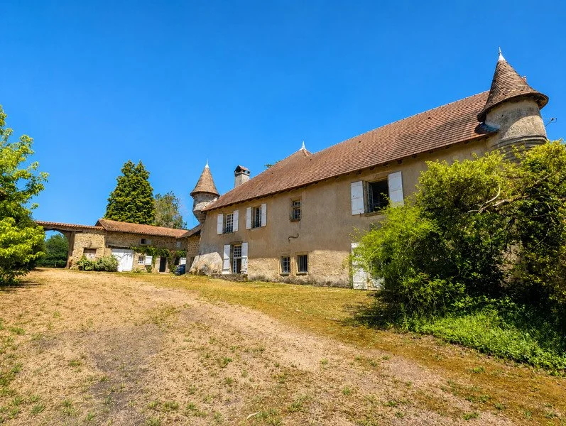 €418,700