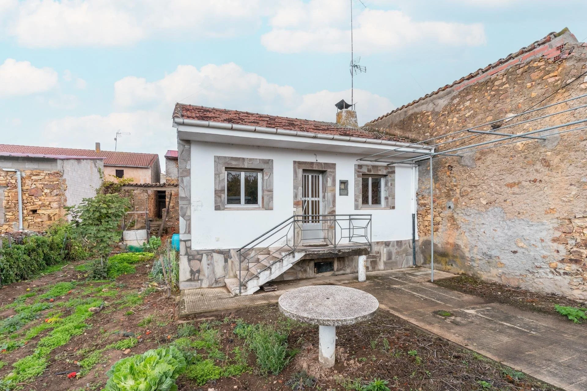 €44,000