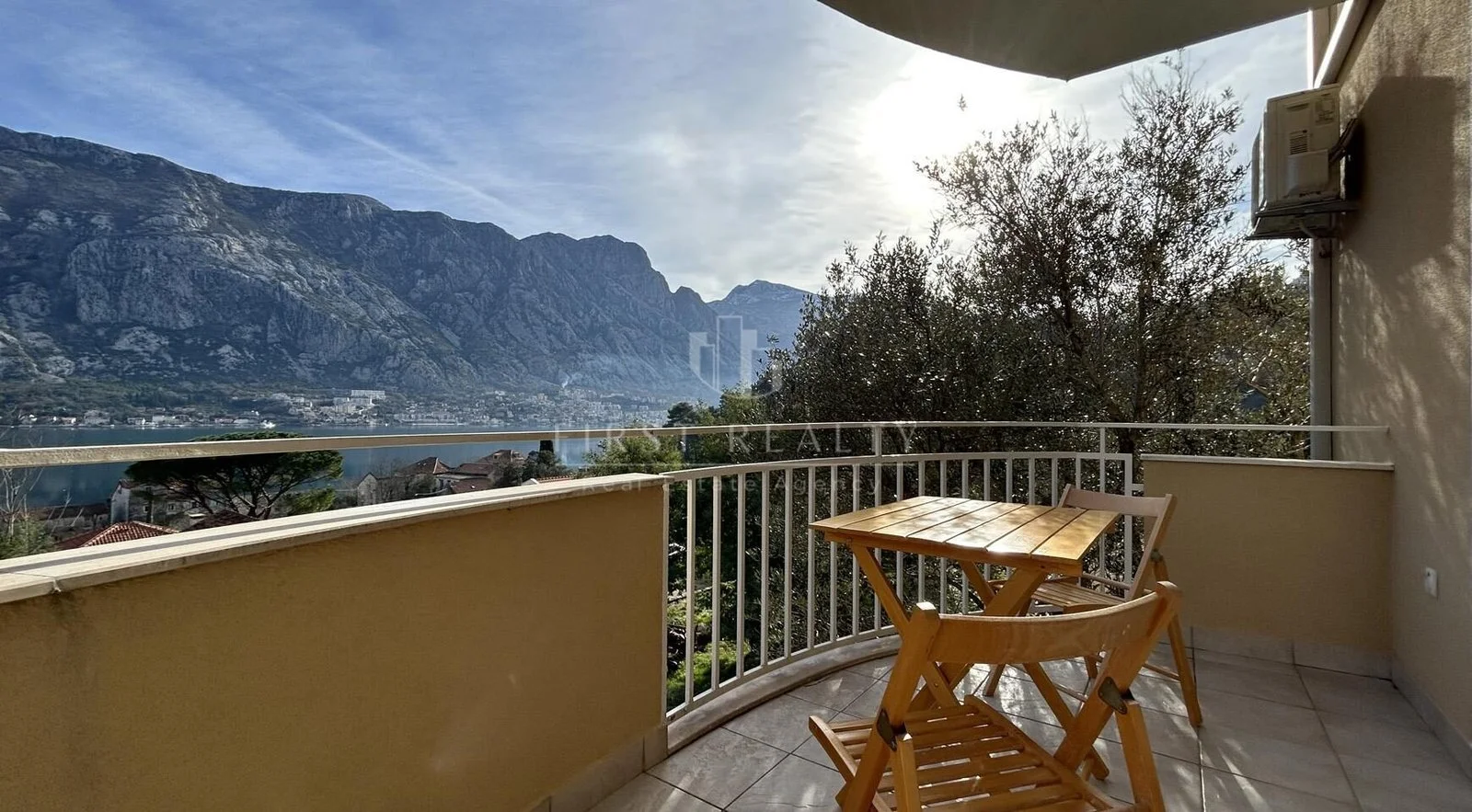 €950/month
