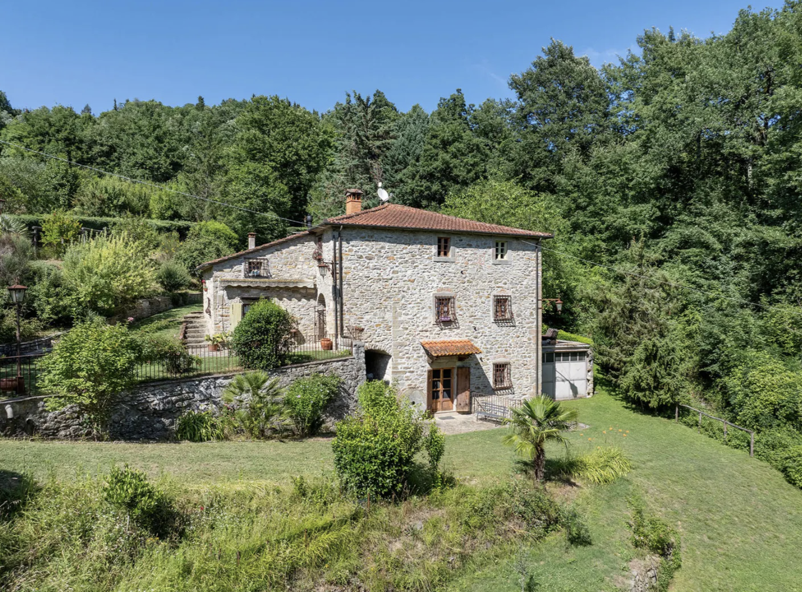 €550,000