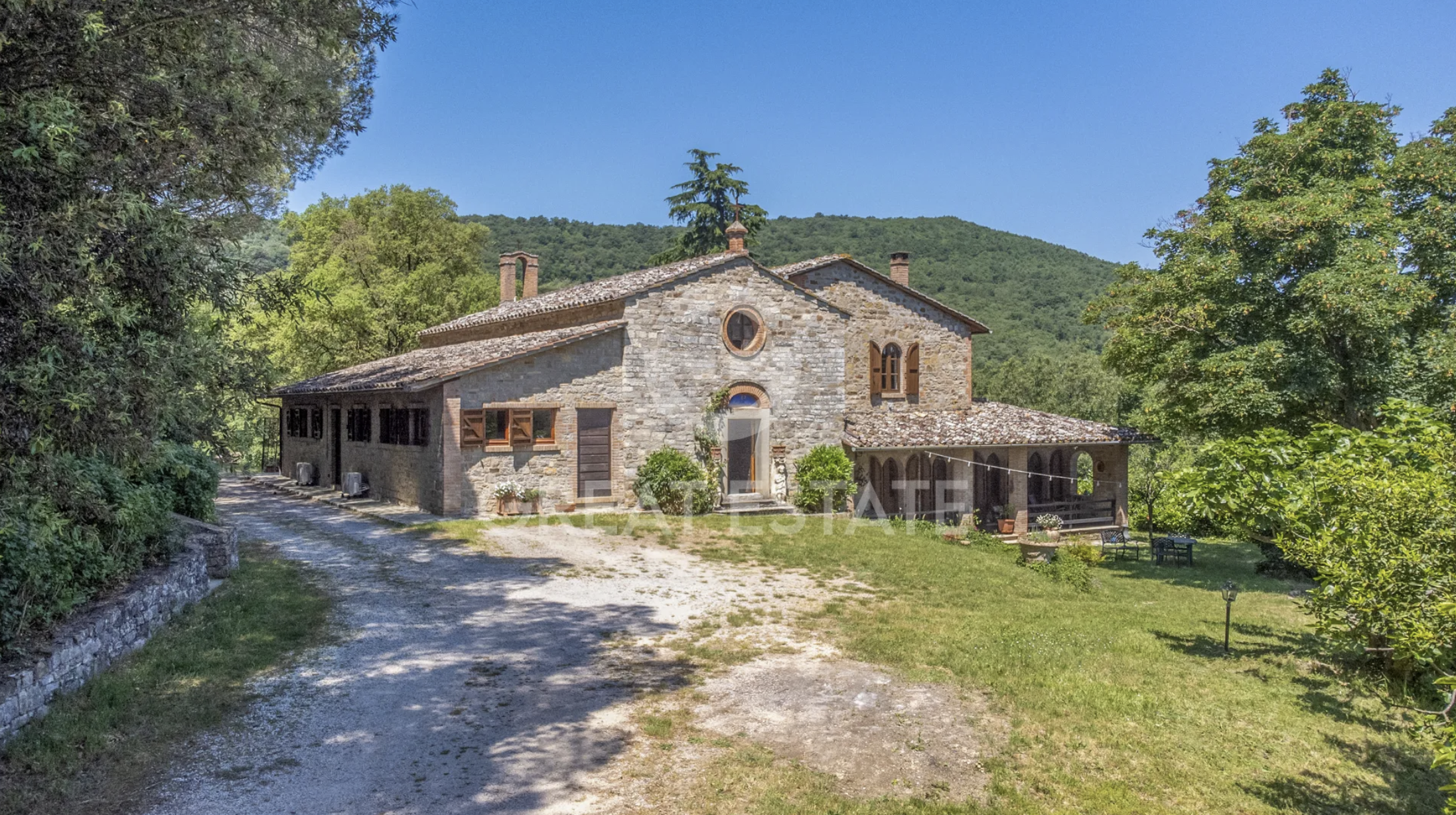 €550,000