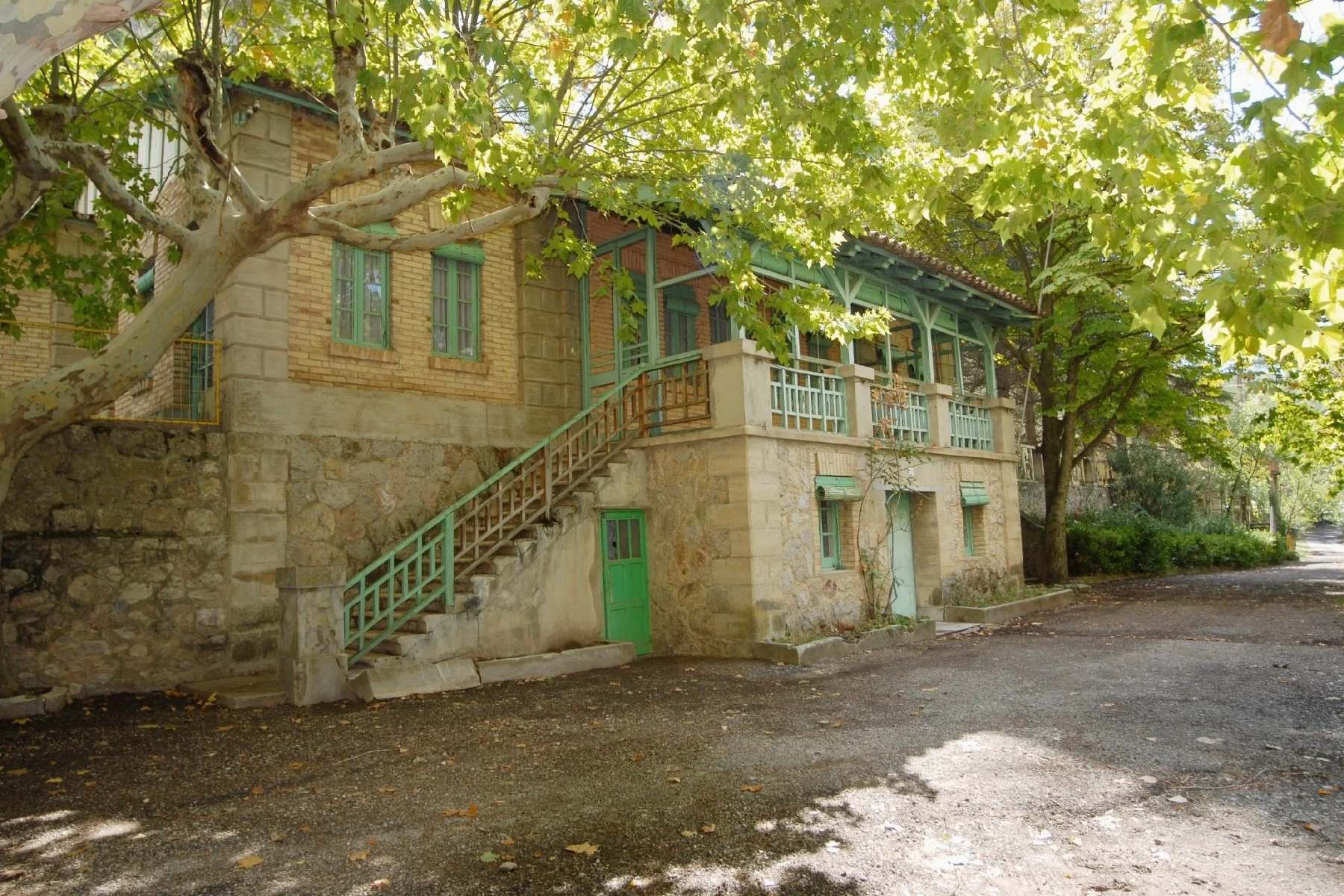 €950,000