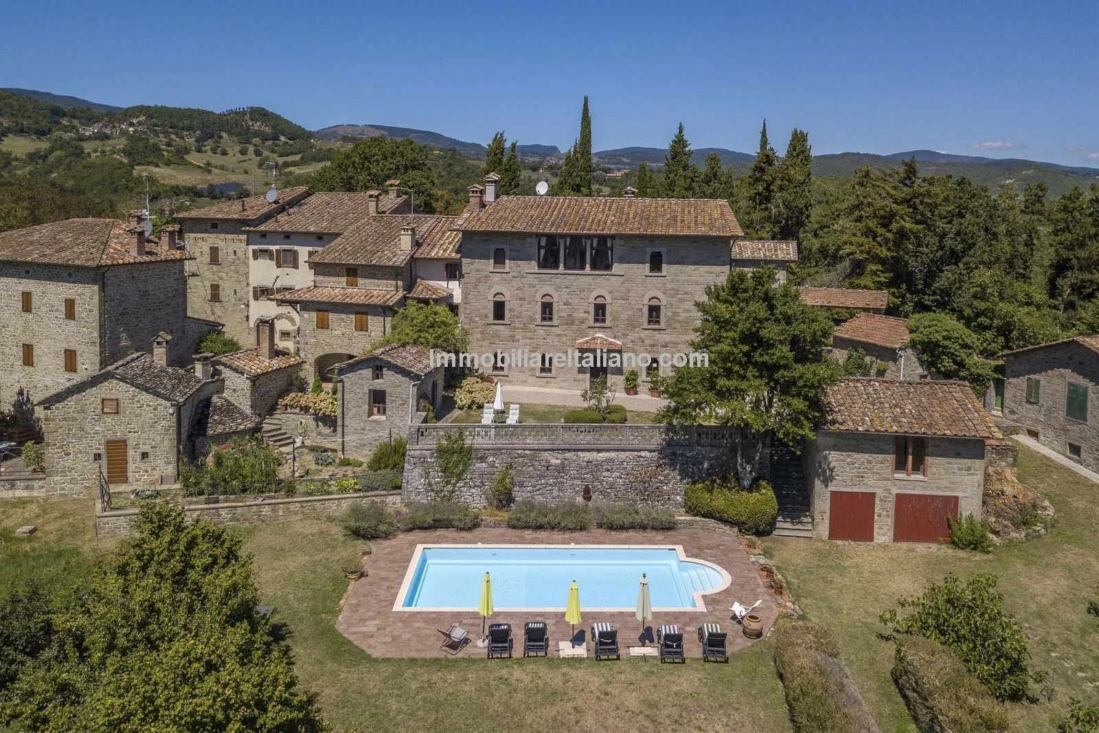 €725,000