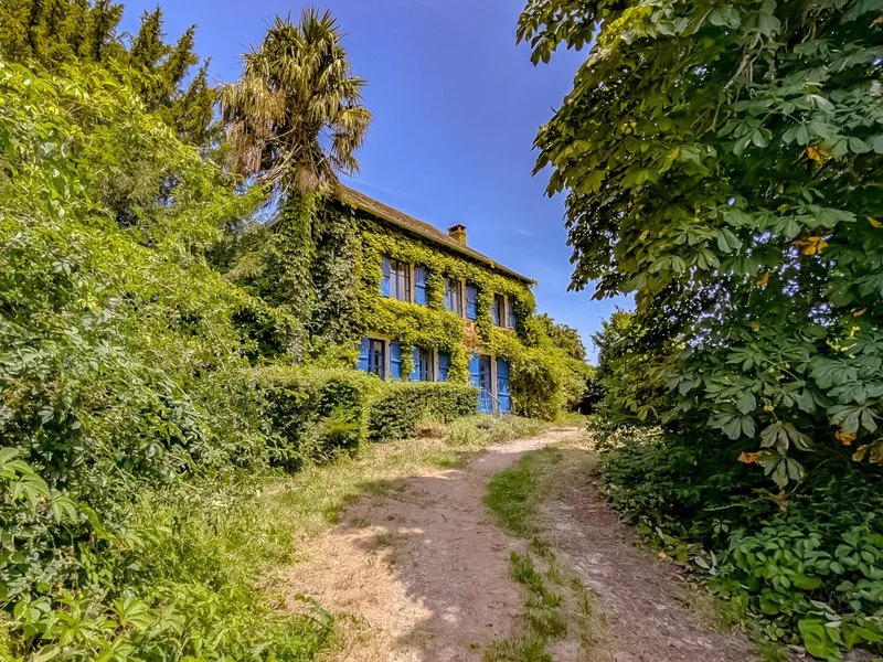 €110,000