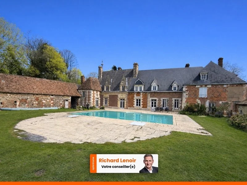 €629,900
