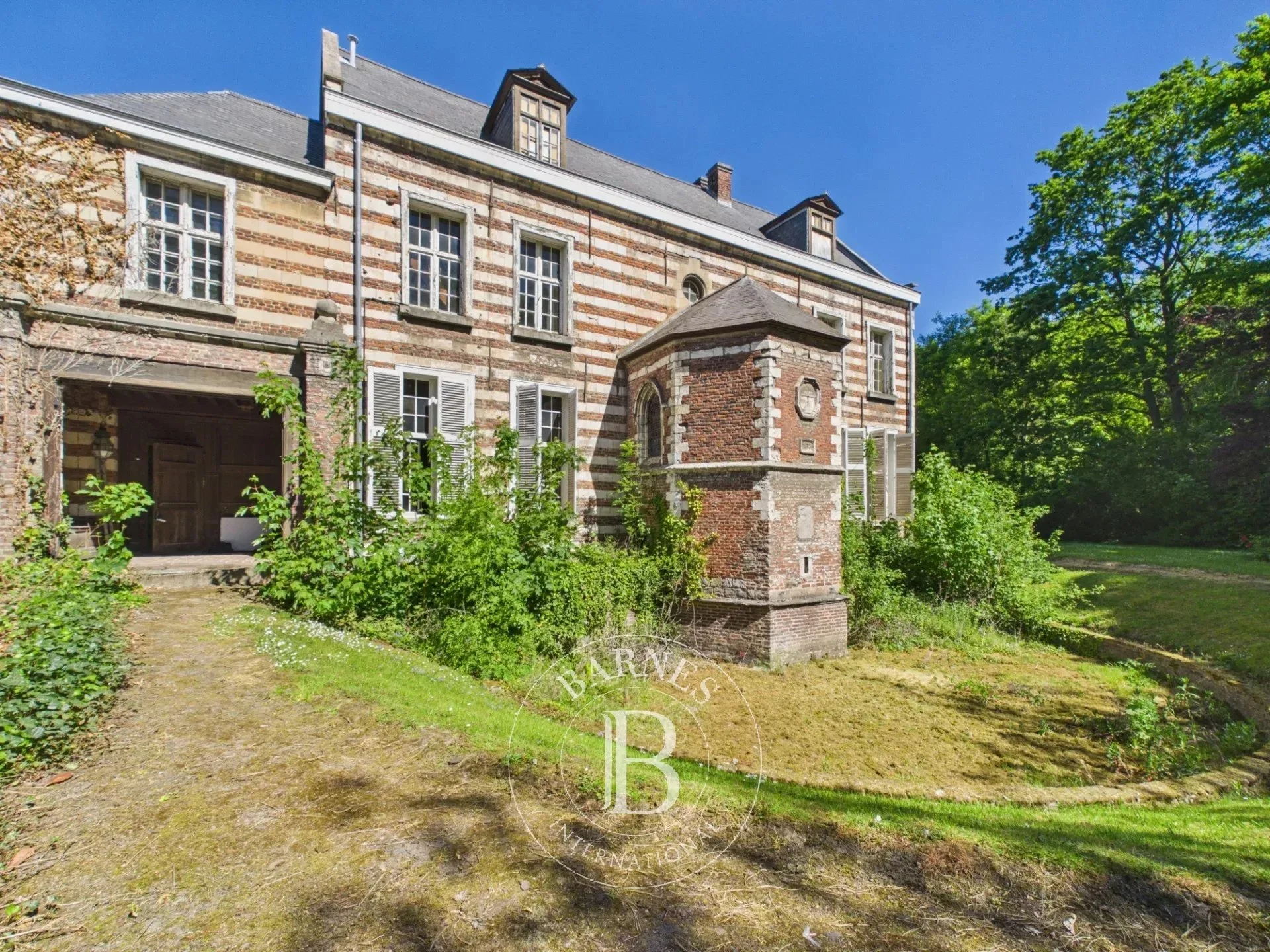 €690,000