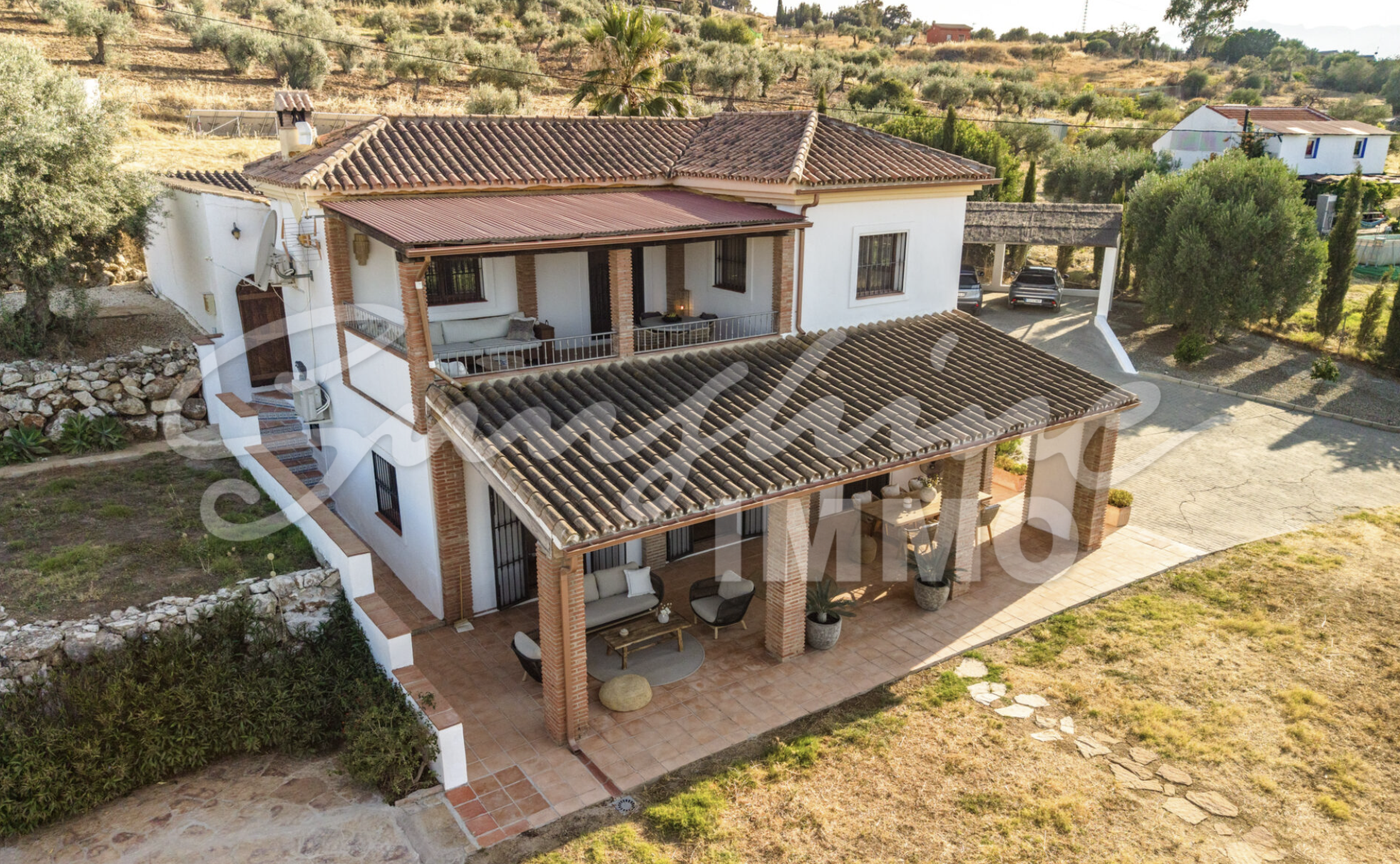 €590,000