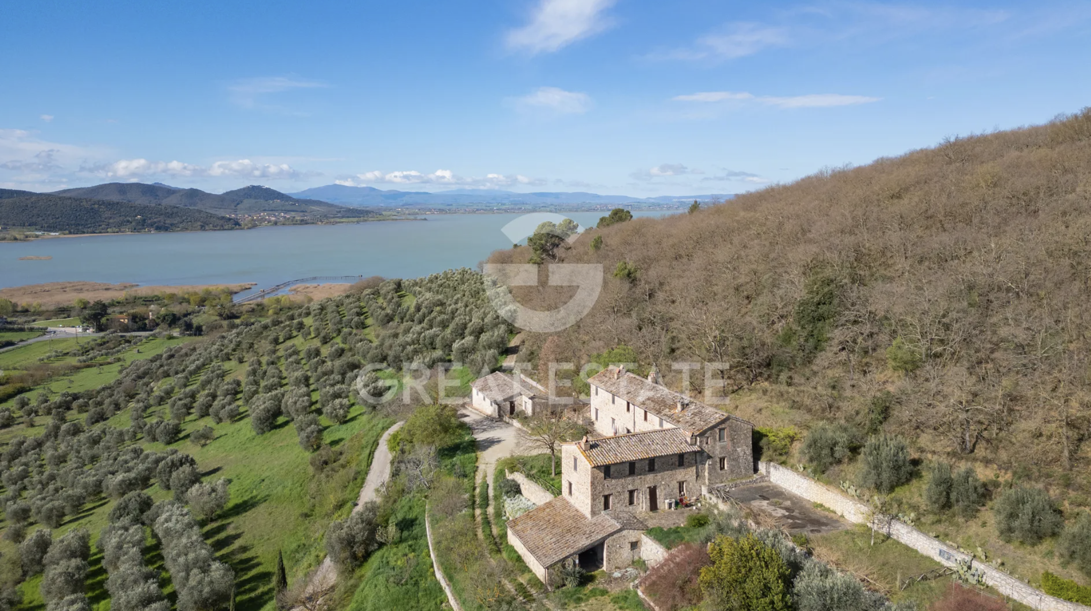 €750,000
