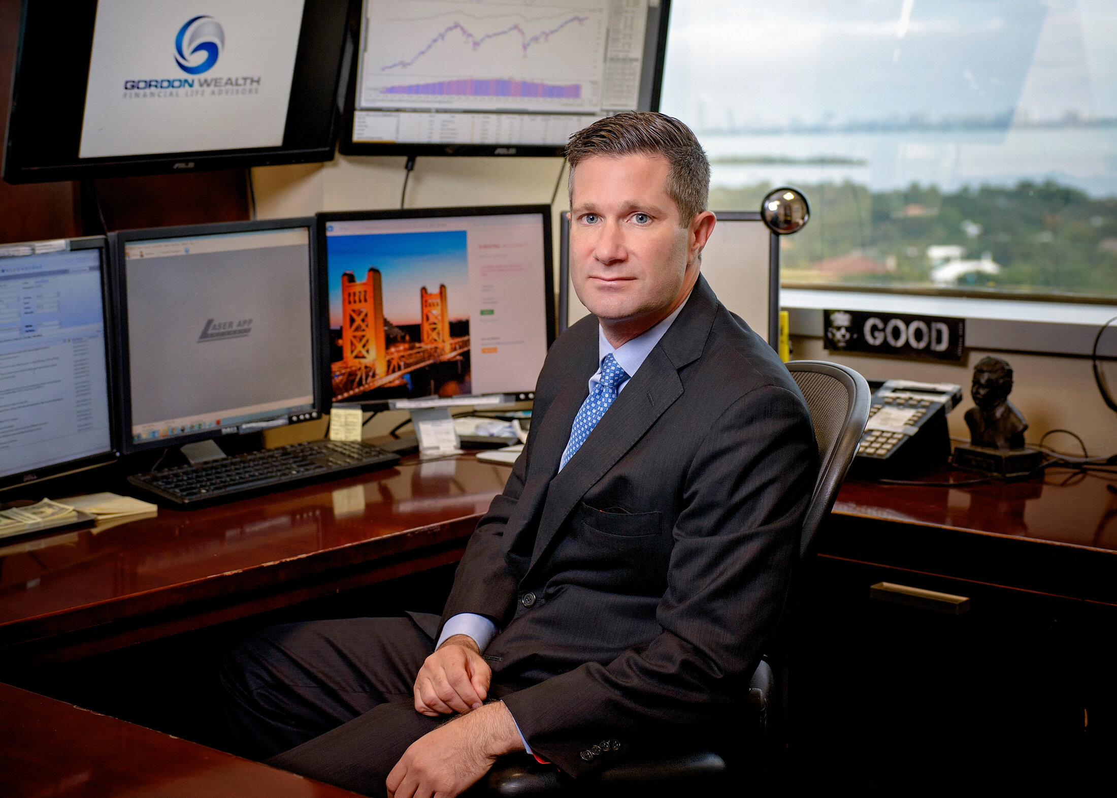 Executive Headshots Ivan Apfel Photography-_CSS1241-Edit.jpg